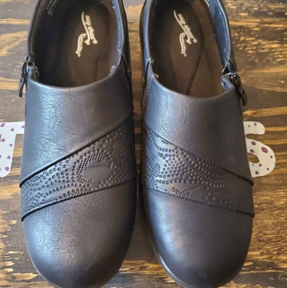 Easy street slip ons
